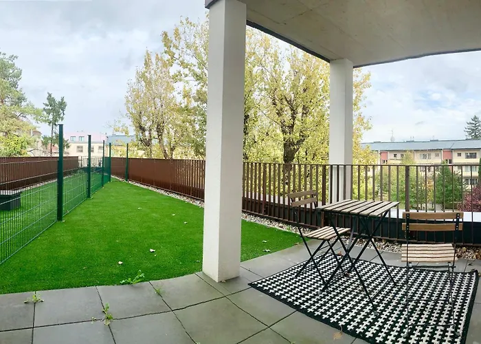 דירה Mit Terrasse + Parkplatz *